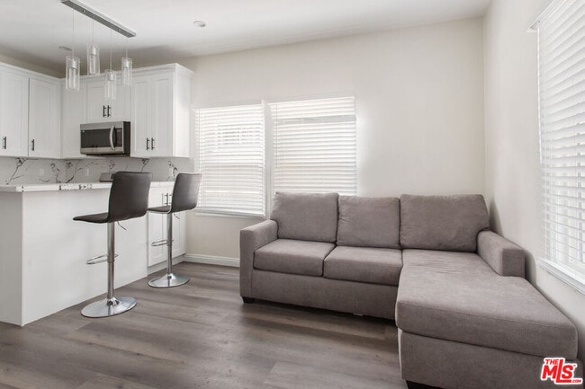 Building Photo - 1460 W 22nd St