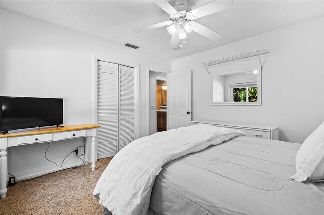 Building Photo - 1275 Summerwood Cir