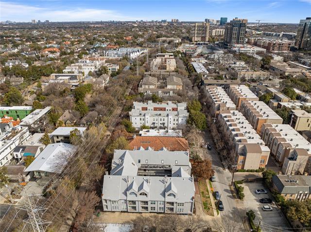 Building Photo - 4303 Buena Vista St