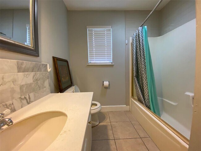 Building Photo - 6502 Briar Terrace Dr