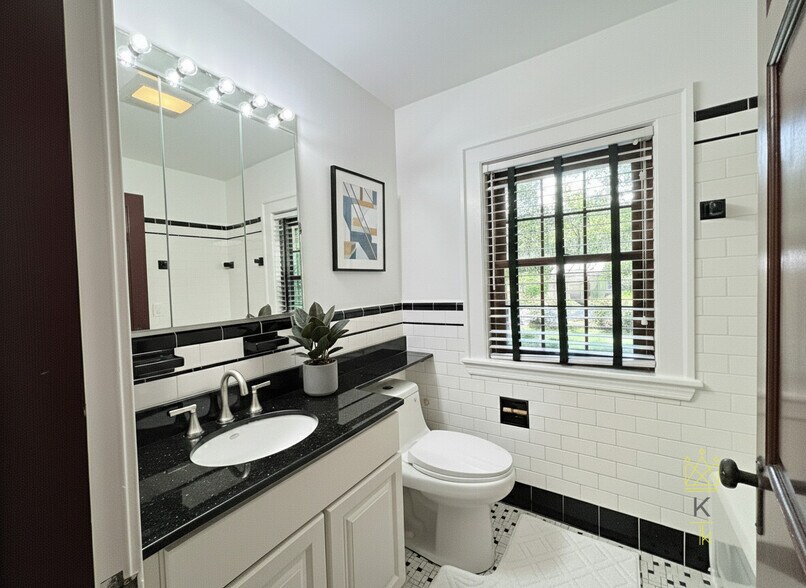 Building Photo - 33 Clearwater Rd