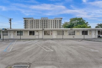 Building Photo - 1085 NE 126th St