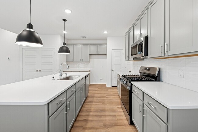 Building Photo - 5847 Sunrise Btm Ln