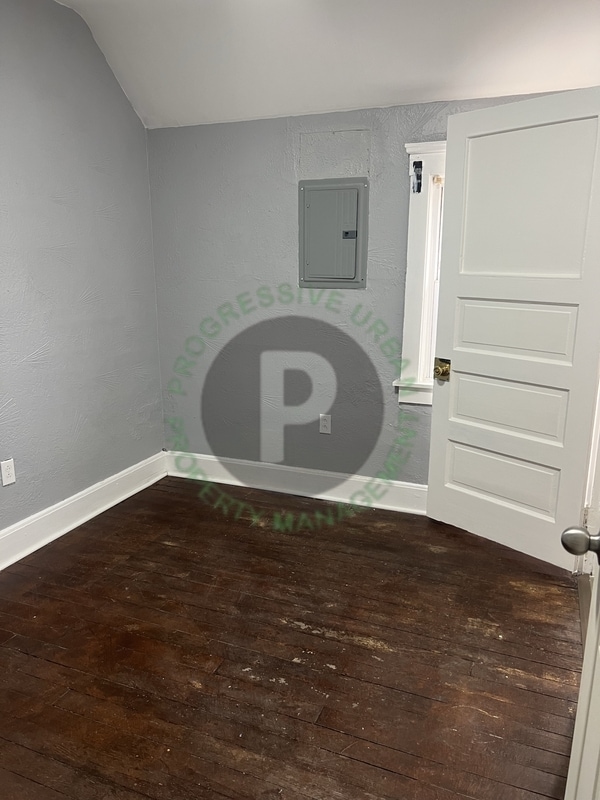 Building Photo - 3586 W 47th St