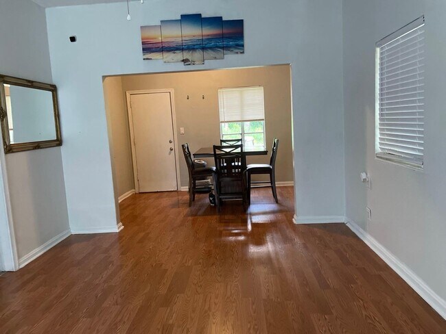 Building Photo - 5273 Pennant Dr