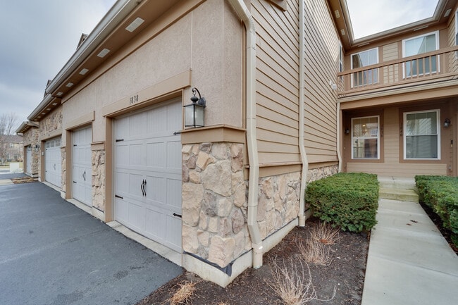 Building Photo - 1838 Crenshaw Cir