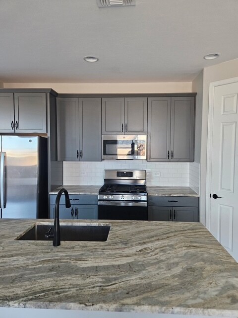 Building Photo - 646 W Calle Espadero