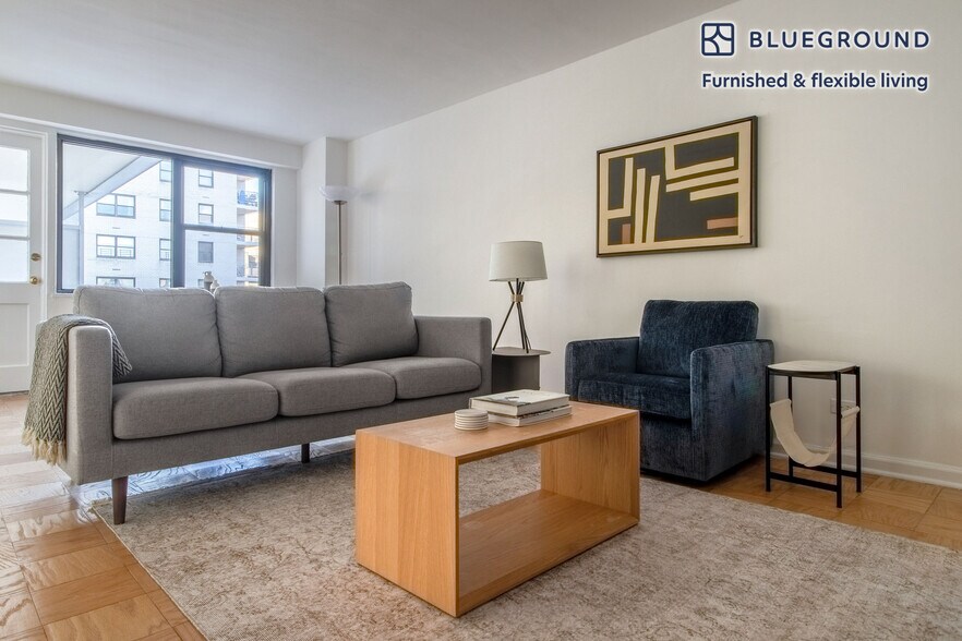 Primary Photo - 315 East 86th St
