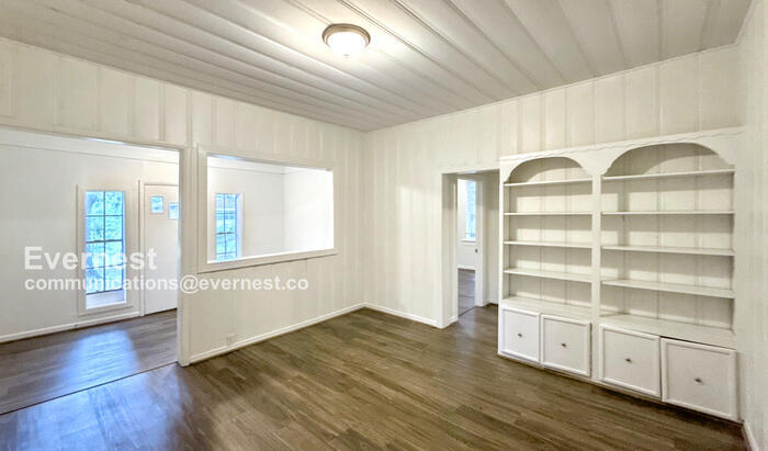 Building Photo - 253 11th Ave NE