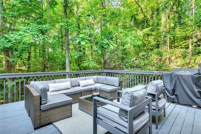 Building Photo - 3882 The Ascent NE