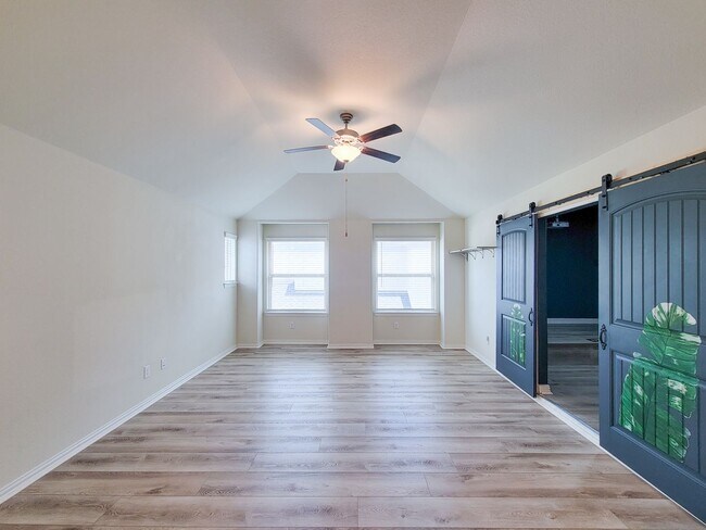 Building Photo - This thoughtfully designed home boasts 4 spacious bedrooms (2 down) and 3.5 baths, providing ampl...