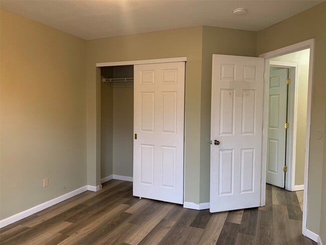 Building Photo - 403 Frank St