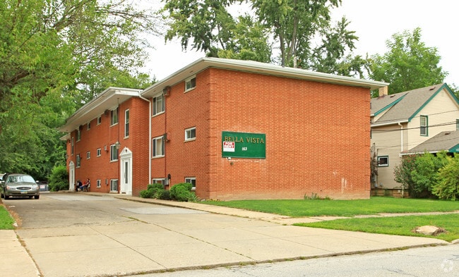 Primary Photo - Bella Vista Apartments