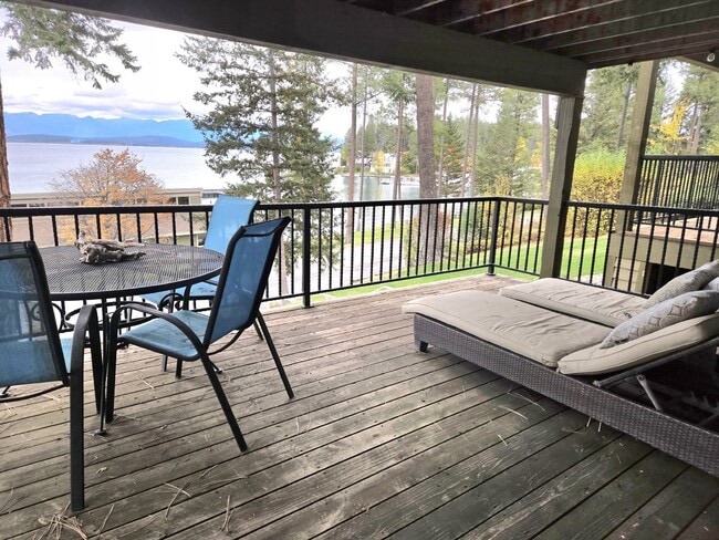 Building Photo - Fully furnished 2+ bed/2.5 bath on Flathead Lake (Available September thru May)