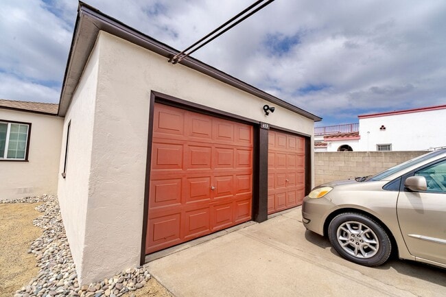 Building Photo - Brand New 2 Bed / 1 Bath Cottage w/ Private Garage & Yard! |Offering Two Weeks of Free Rent!|