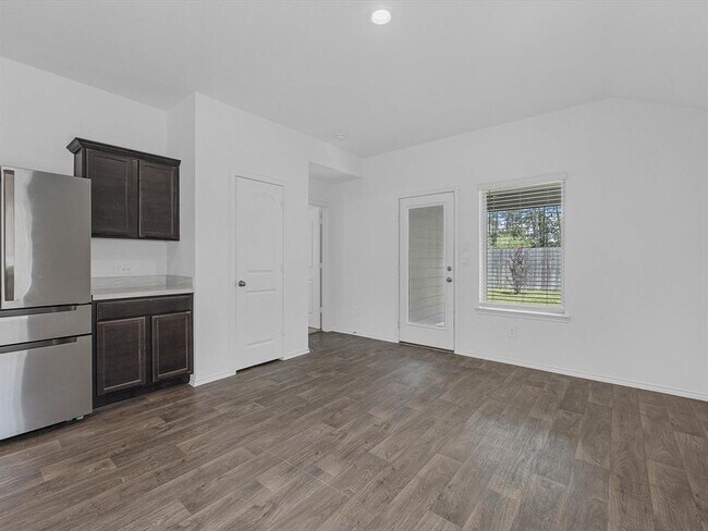 Building Photo - 16821 Short Pnes Dr