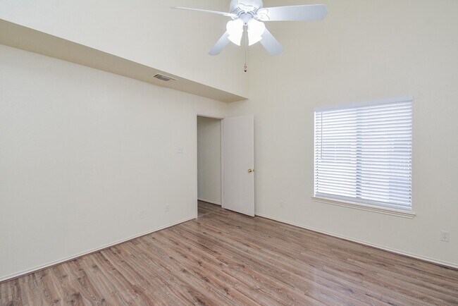 Building Photo - 2023 Gentryside Dr