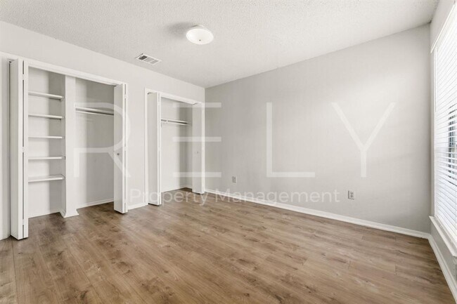 Building Photo - 409 Greenlawn Blvd
