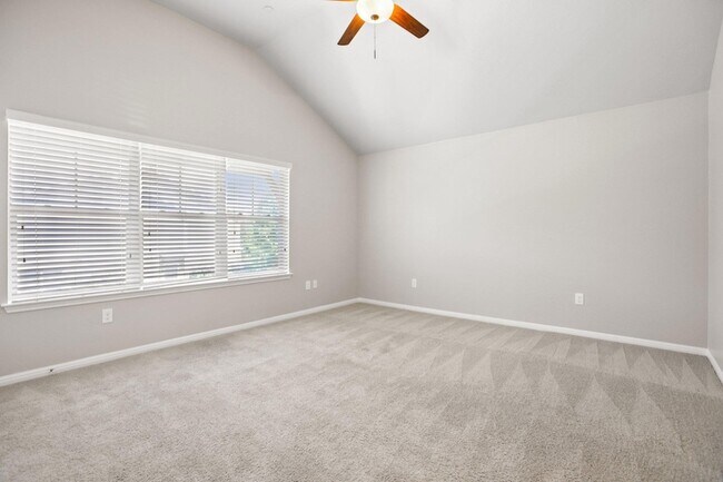 Building Photo - 516 E Slaughter Ln