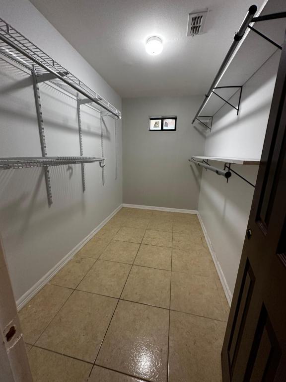 Building Photo - 10680 La Homa Rd