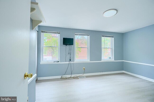 Building Photo - 1205 Ashland Ave