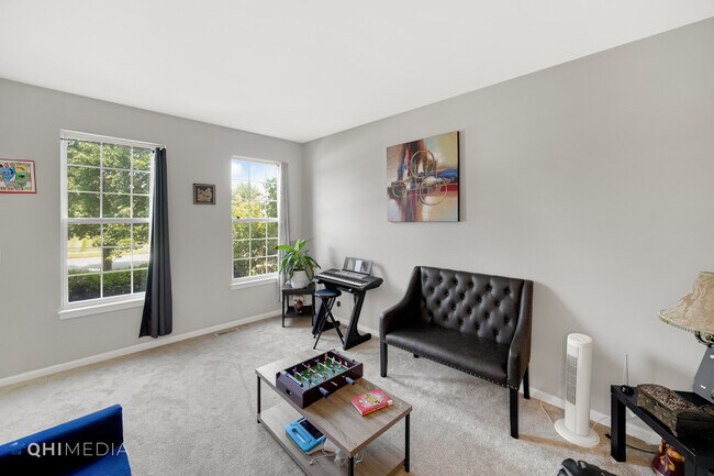 Building Photo - 3569 Charlemaine Dr