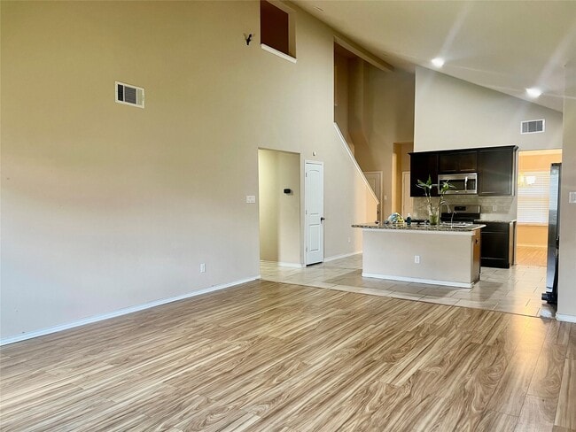 Building Photo - 1810 Bravos Manor Ln