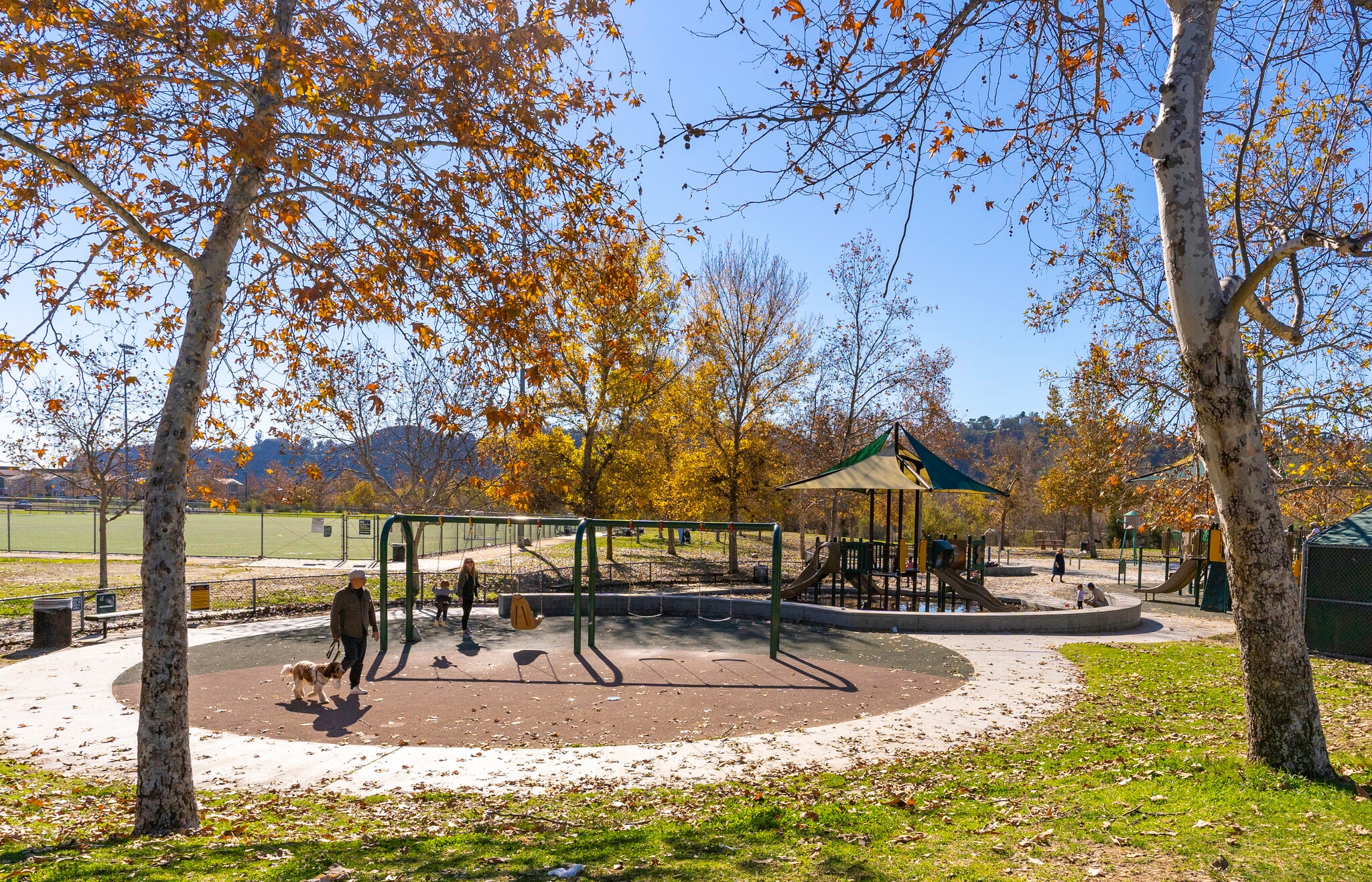 Building Photo - 2700 E Chaucer