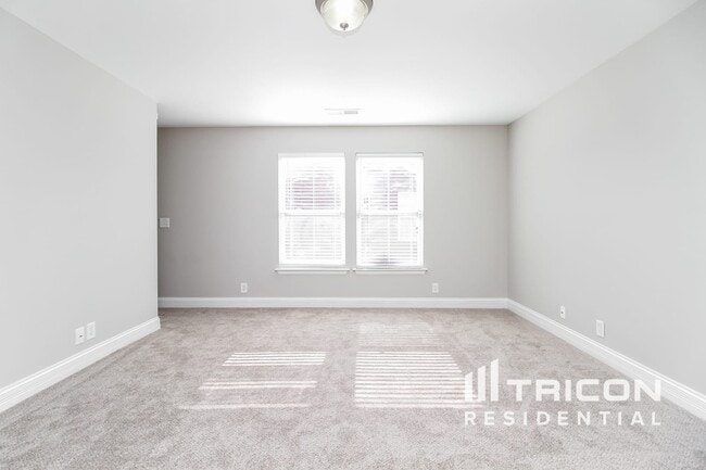 Building Photo - 4212 Aurora Cir