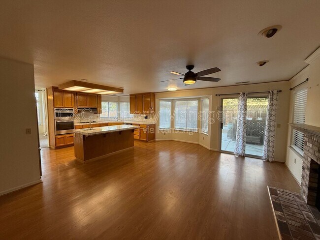 Building Photo - 440 Gianelli St