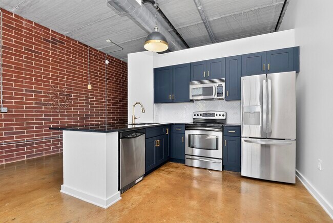 Building Photo - 626 N Graham St
