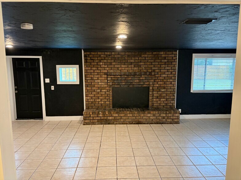 Building Photo - 5329 Cherry St