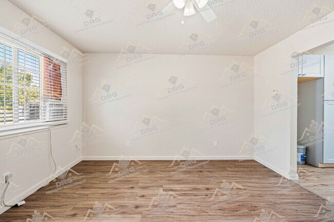 Building Photo - 711 Roselawn Ave