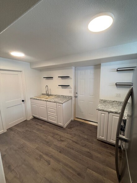 Building Photo - 118 Broadwater Ave