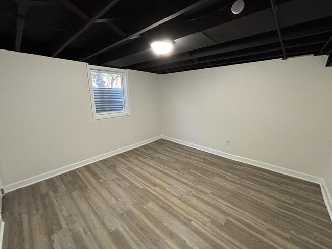 Building Photo - Charming 4-Bed Home in Tarrytown!