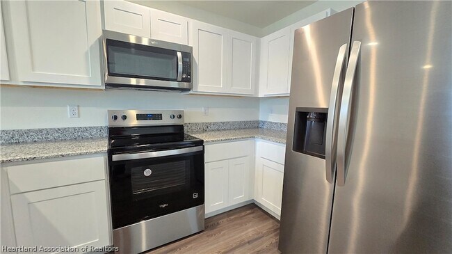 Building Photo - 1260 Stone Ridge Cir