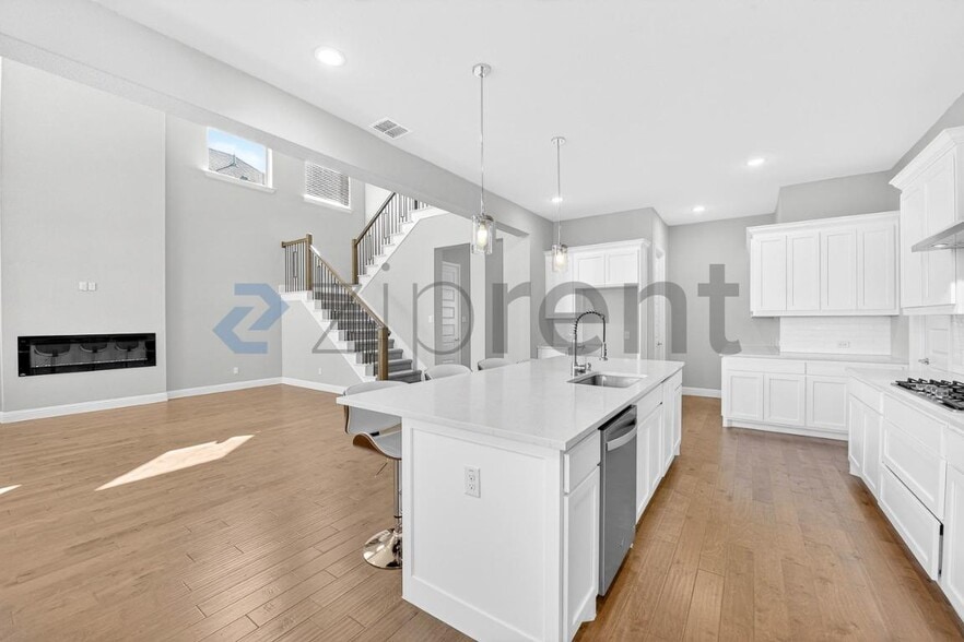 Building Photo - 7530 Sanctuary Dr