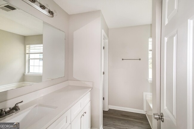 Building Photo - 4240 Ward Bluff Dr