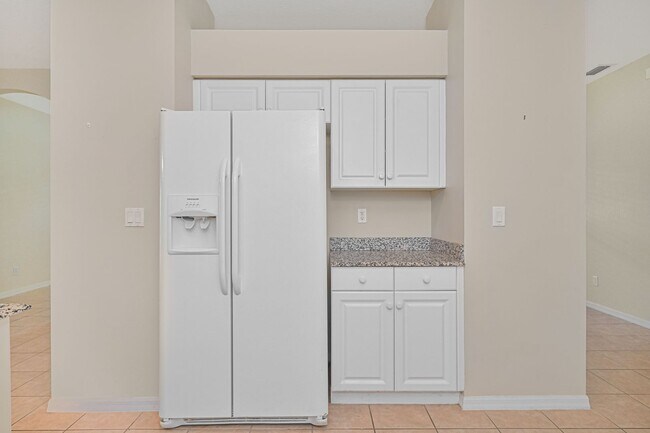 Building Photo - ** NOW AVAILABLE ** Villa in Bella Terra  ...