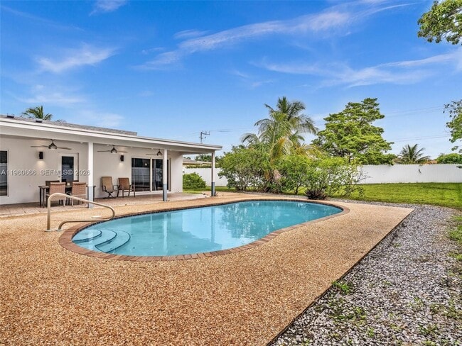 Building Photo - 9960 NW 23rd St