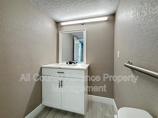 Building Photo - 1471 S Missouri Ave