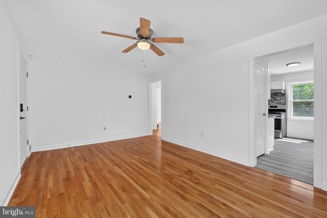 Building Photo - 5831 33rd Ave