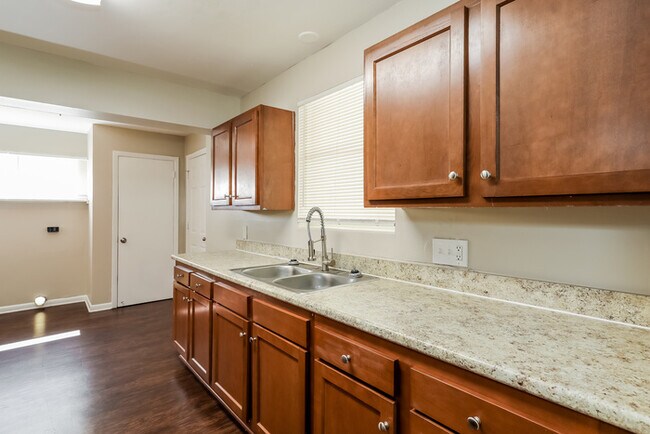 Building Photo - 4022 Rodby Dr