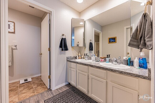 Building Photo - 4513 Fairgate Dr