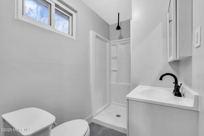 Building Photo - 47 Beam Ave