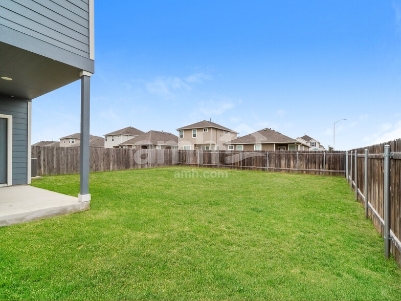 Building Photo - 2739 Spencebrook