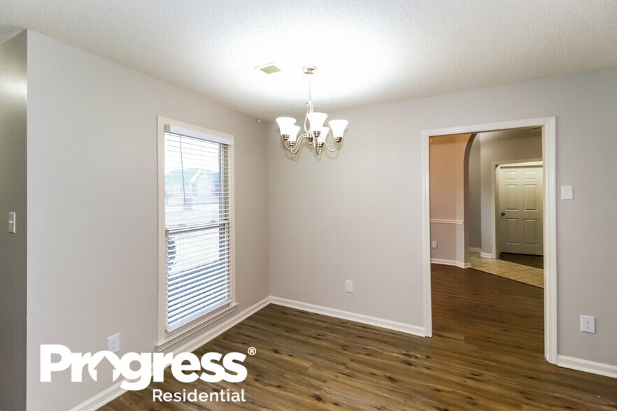 Building Photo - 6561 Karista St