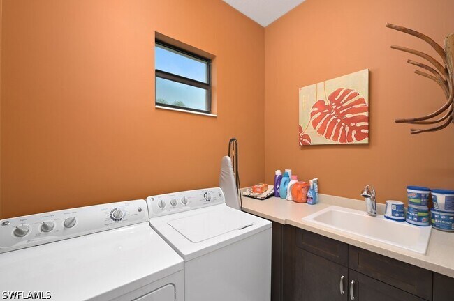 Building Photo - 6315 Serano Way