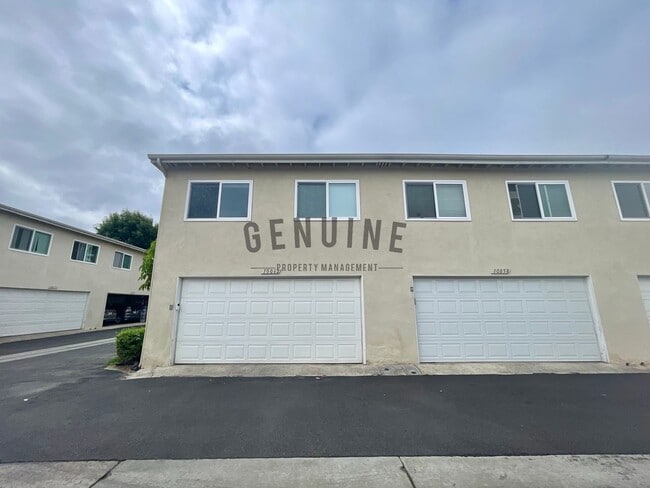 Building Photo - 10062 Los Coyotes Ct