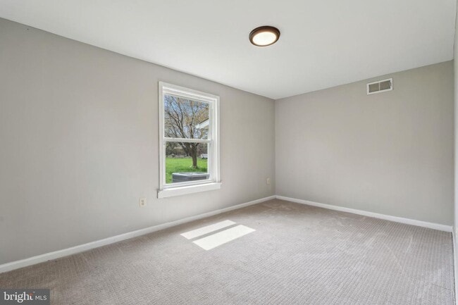 Building Photo - Experience the perfect blend of peaceful country charm and modern comfort in this beautifully ref...